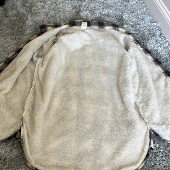Flannel with fleece on inside - Picture 4 of 4